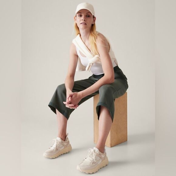 Athleta Triumph Hybrid Wide Crop - Picture 2 of 10